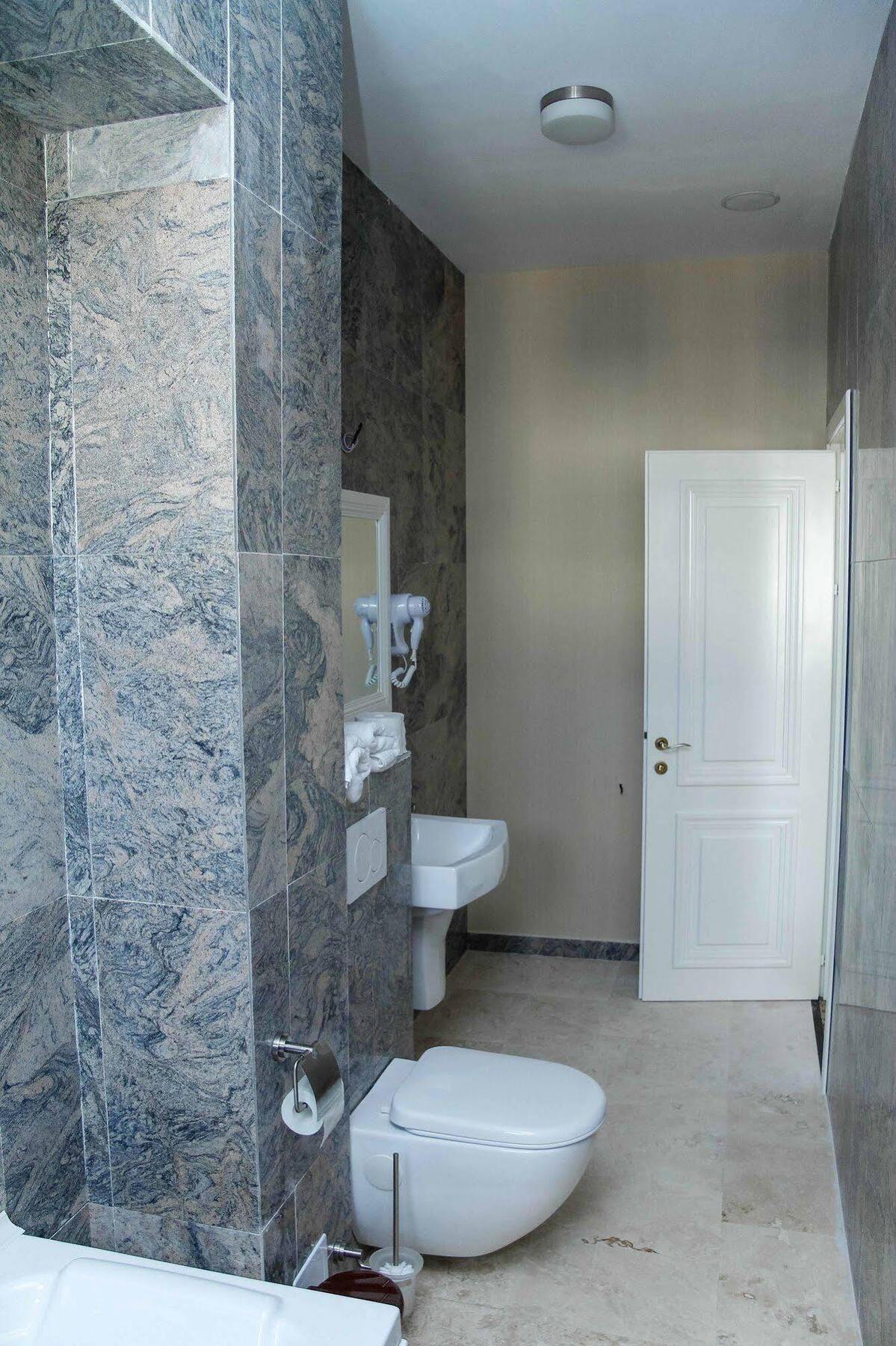 Pik Elegance Hotell Ploieşti Eksteriør bilde