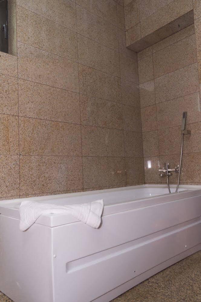 Pik Elegance Hotell Ploieşti Eksteriør bilde