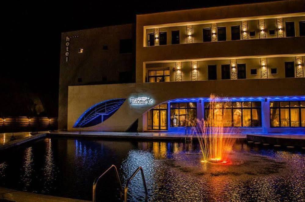 Pik Elegance Hotell Ploieşti Eksteriør bilde